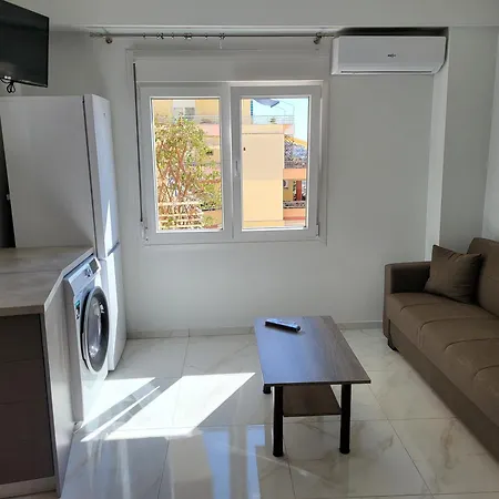 アパート City カヴァラ